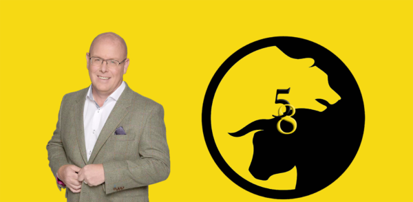 Nick + logo background smaller